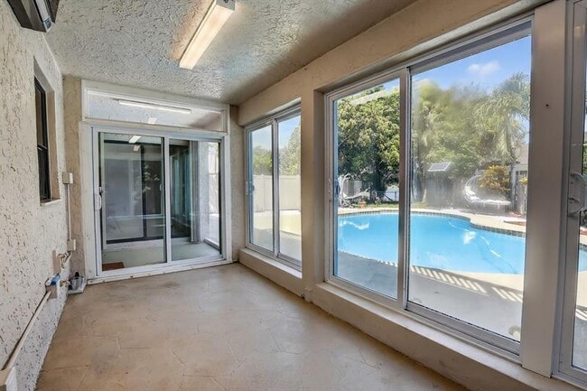 Building Photo - 8201 SW 57th St