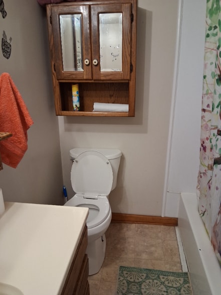 Primary Photo - 106 Shaker Dr