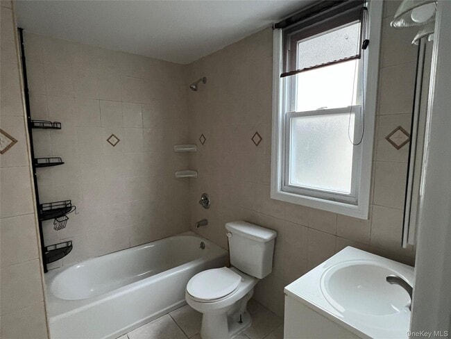 Building Photo - 5-14 College Pl