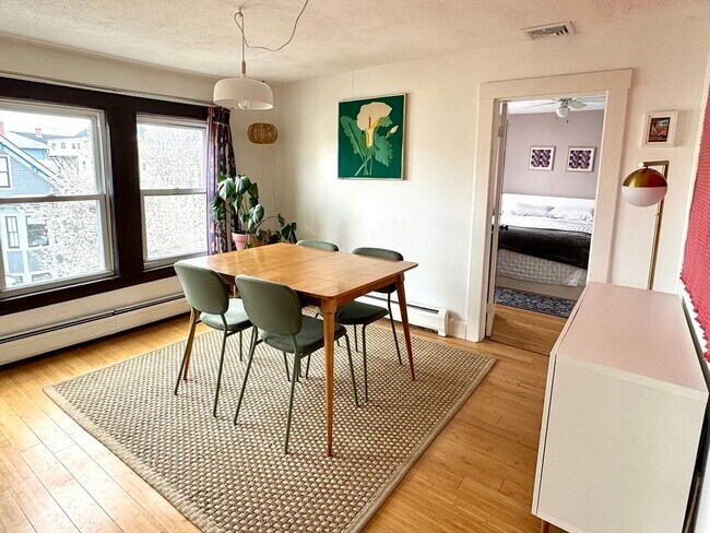 Building Photo - 4 Clifton St