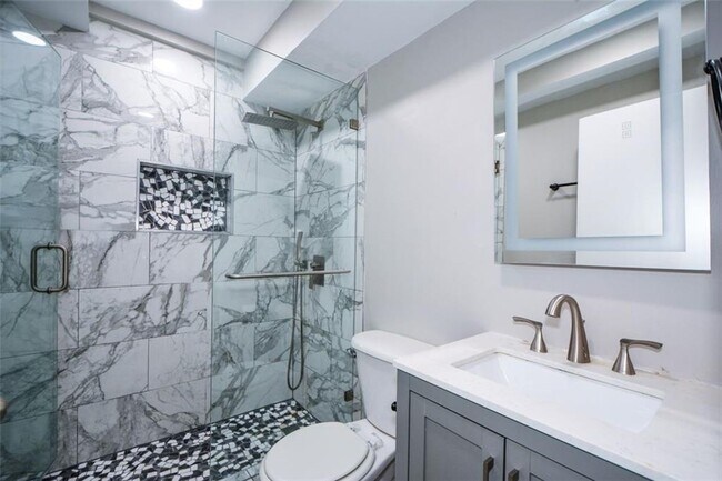 Building Photo - 620 Peachtree St NE