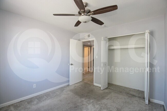 Building Photo - 8838 N 42nd Ave