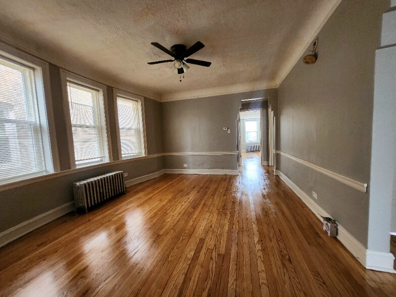 Building Photo - 1307 W 91st St