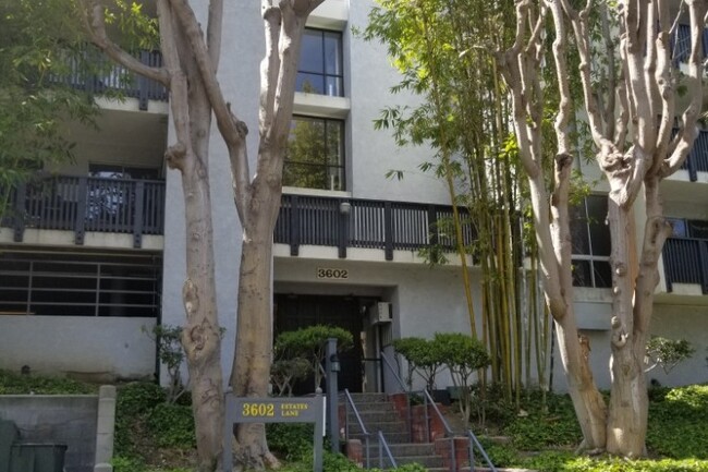 Street Entrance - 3602 W Estates Ln
