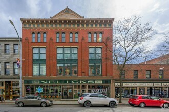 Building Photo - 172 River St