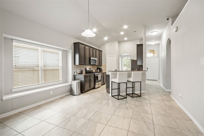 Building Photo - 12519 King Harry Dr