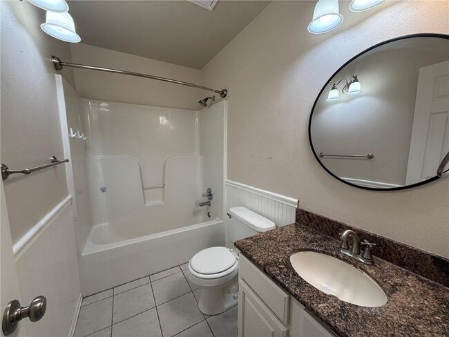 Building Photo - 1808 Lancaster Dr