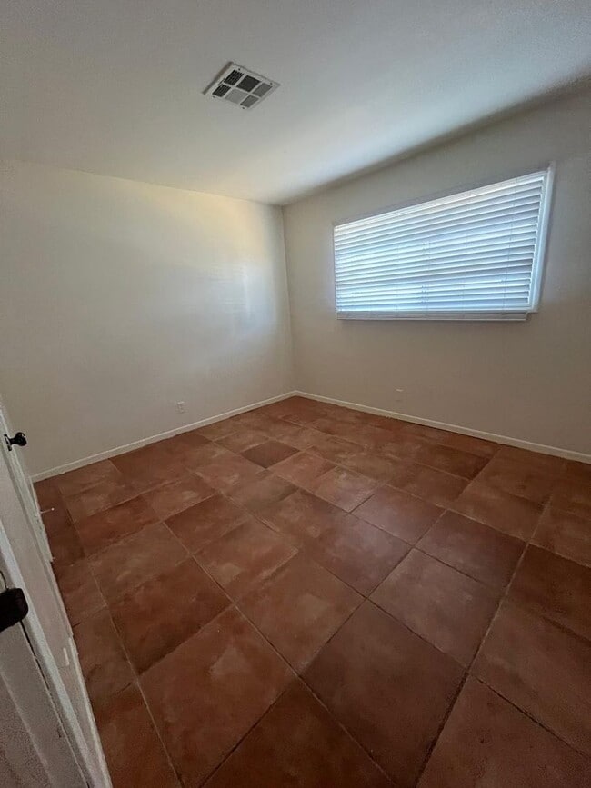 Building Photo - PRIVATE 3 bed/3 bath HOME + Office. NO OTHER UNITS ON PROPERTY.