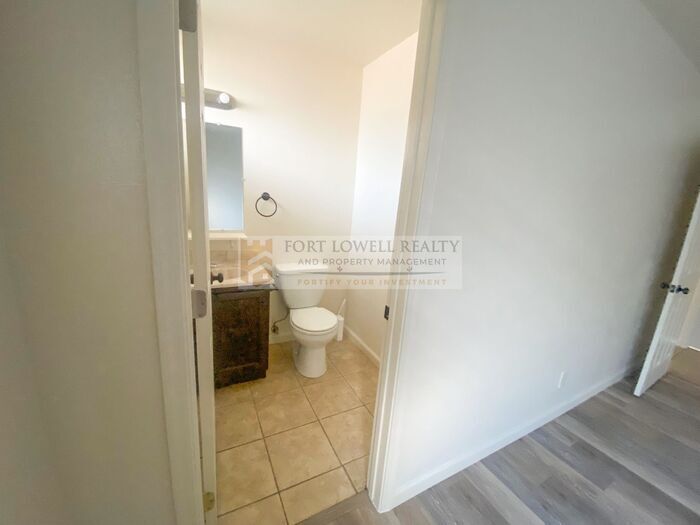 Building Photo - 18001 N 29th Dr