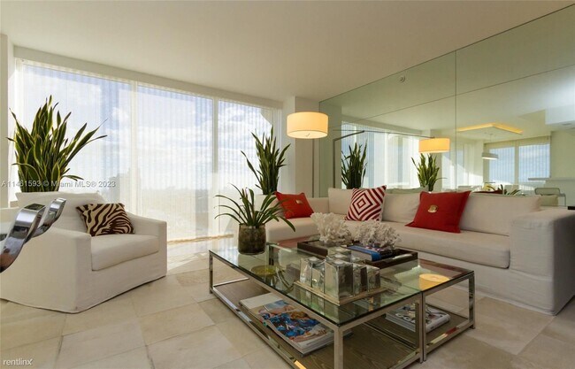 Building Photo - 3 br, 3 bath Condo - 4775 Collins Ave Apt ...