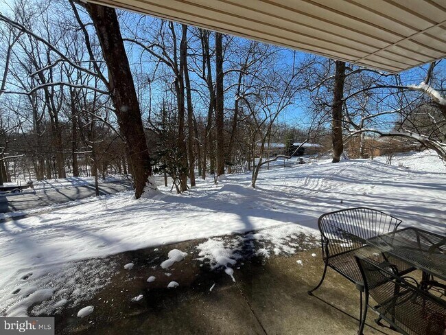 Building Photo - 10670 Weymouth St