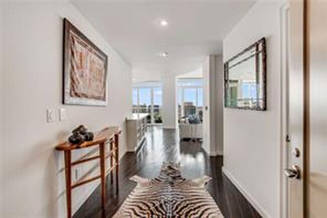 Building Photo - Furnished Luxury Buckhead Condo - Walk to EVERYTHING