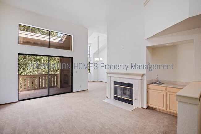 Building Photo - Super Clean Pacheco Valley Townhouse w/Central AC - FOUNDATION