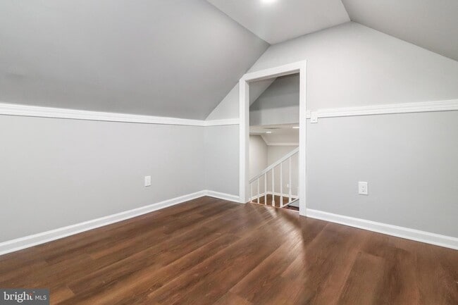 Building Photo - 6621 Hallwood Ave
