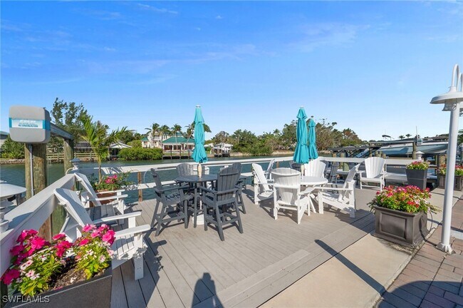 Building Photo - 1950 Gulf Shore Blvd N