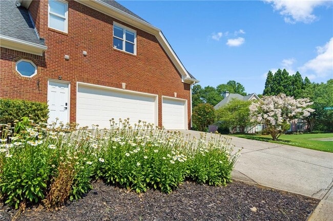 Building Photo - 455 Majestic Cove