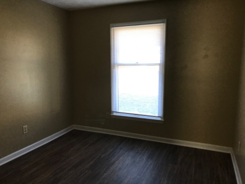 Building Photo - 214 Westmoreland Ct