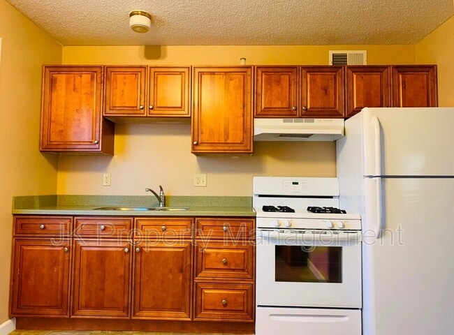 Building Photo - 4613 5th Ave S