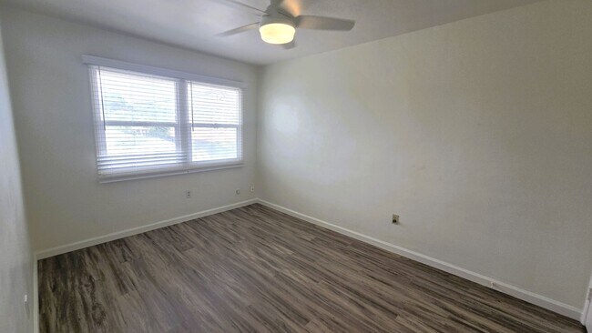 Building Photo - 283NE