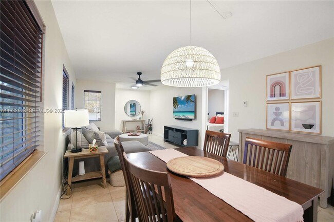 Building Photo - 6245 SW 47th Manor