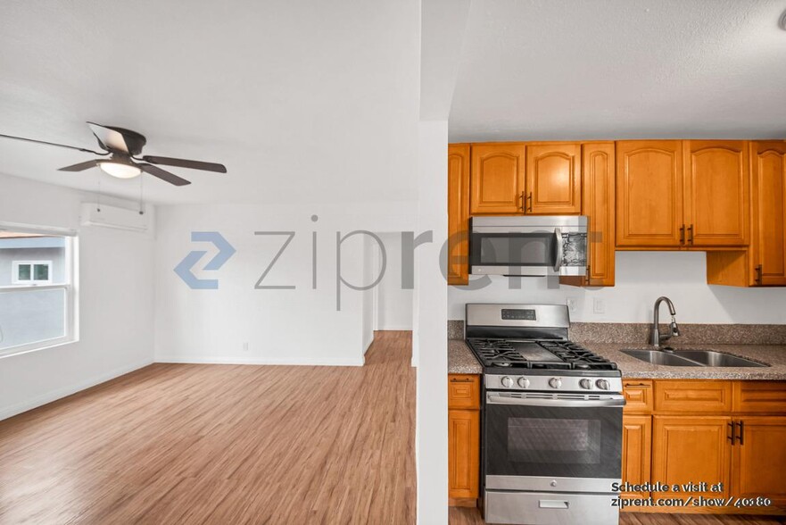 Building Photo - 4057 S Hoover St