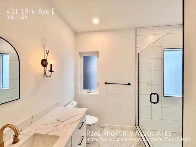 Building Photo - 431 19th Ave E