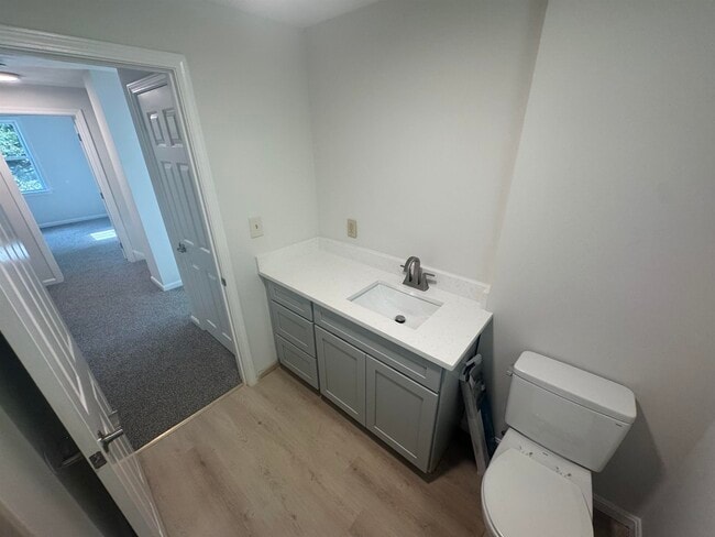 Building Photo - 5 Cabernet Ct
