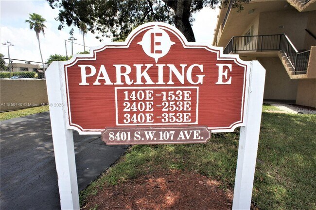 Building Photo - 8401 SW 107th Ave