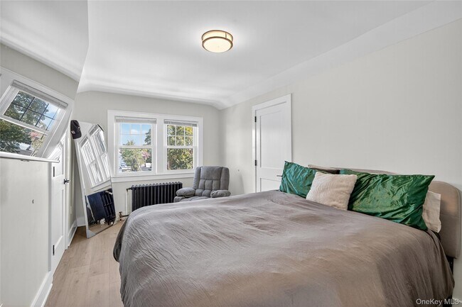 Building Photo - 44 Madeleine Ave