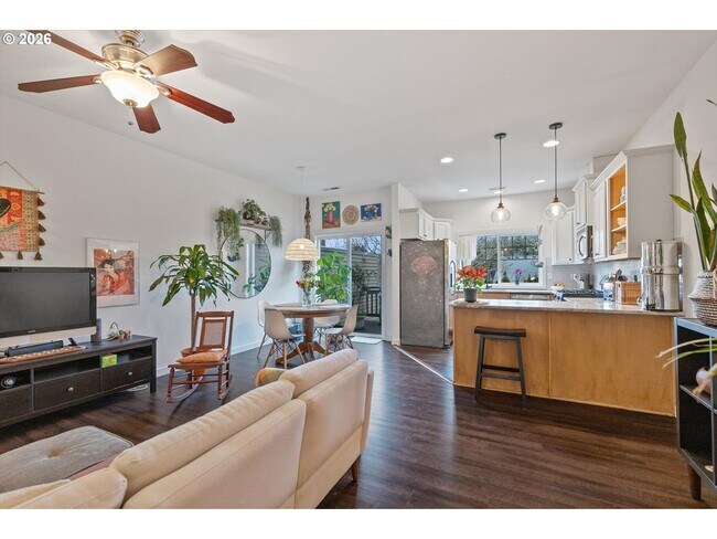 Building Photo - Spacious 3 Bedroom Townhome with Stainless Steel Appliances, Attached Garage & Open Layout