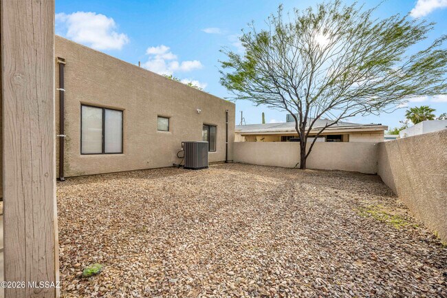 Building Photo - 1317 N Howard Blvd