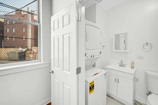 Building Photo - 1225 N Milwaukee Ave