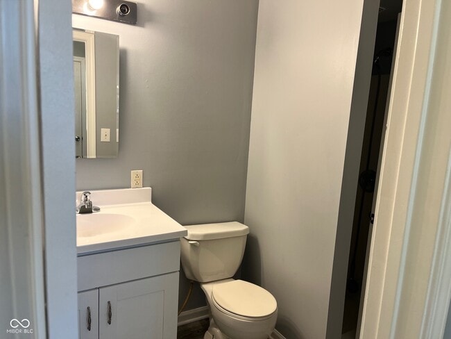 Building Photo - 629 East Fairview Drive