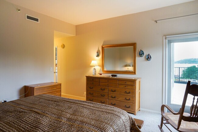 Building Photo - Coeur d'Alene North Condo - Furnished 2 be...