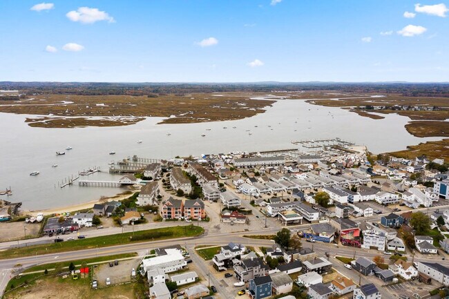 Building Photo - 2 Dover Ave