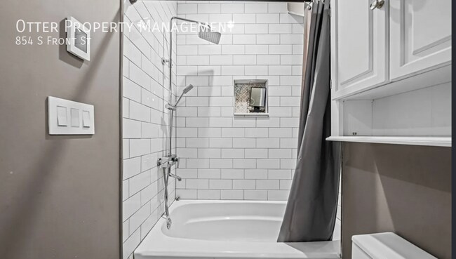 Building Photo - 854 S Front St