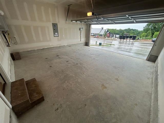 Building Photo - 10000 Pentro Pkwy