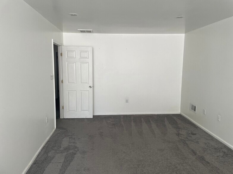 Building Photo - 928 E Passyunk Ave