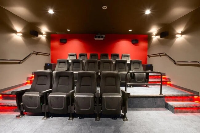 Building Photo - 4125 Chesapeake Dr