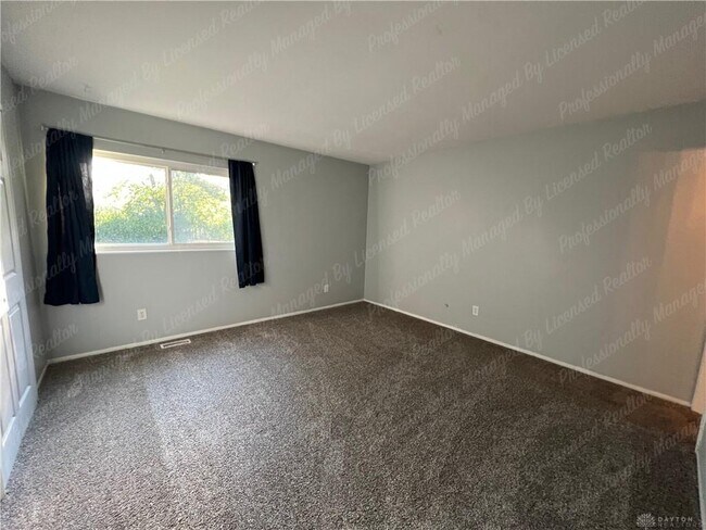 Building Photo - 170 Pinecone Ln