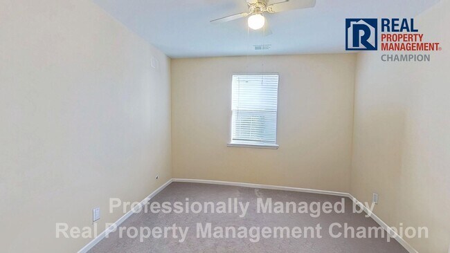 Building Photo - Spacious 4 BD/2 BA Home in Hawkeswater on the River