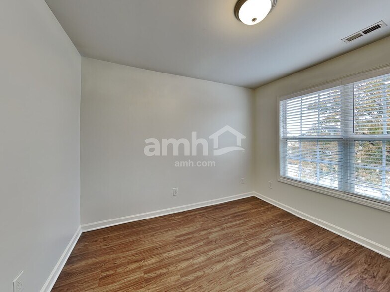 Building Photo - 1121 Rutledge Landing Dr