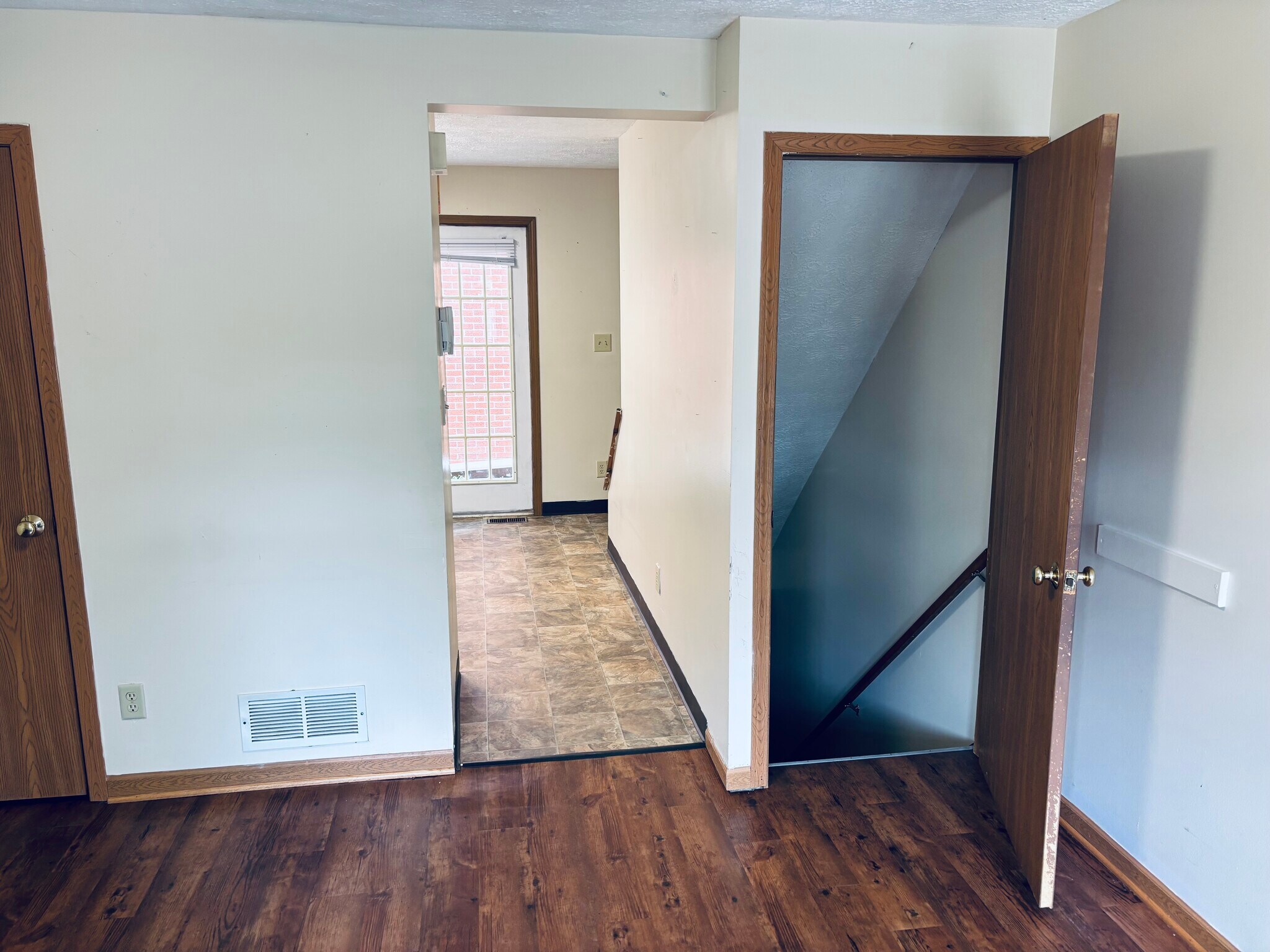 Building Photo - 102 McMillen Ave