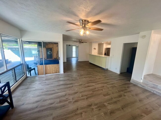 Building Photo - Modern Coastal Oasis: 1 Bedroom, 1 Bath All-Inclusive Retreat in Hawaii Kai