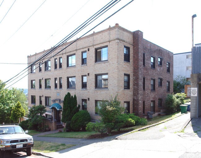 Building Photo - Warren Cliff Apartments