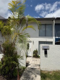 Building Photo - 6510 SW 112th Ct