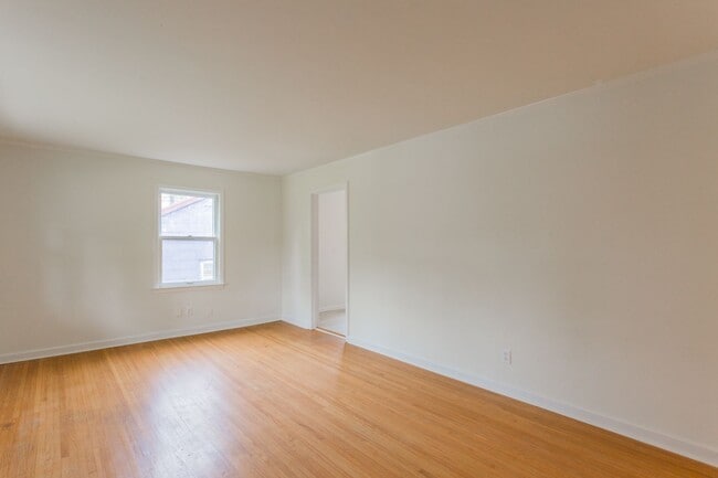 Building Photo - Single Level 3 Bedroom Home in East Ridge!
