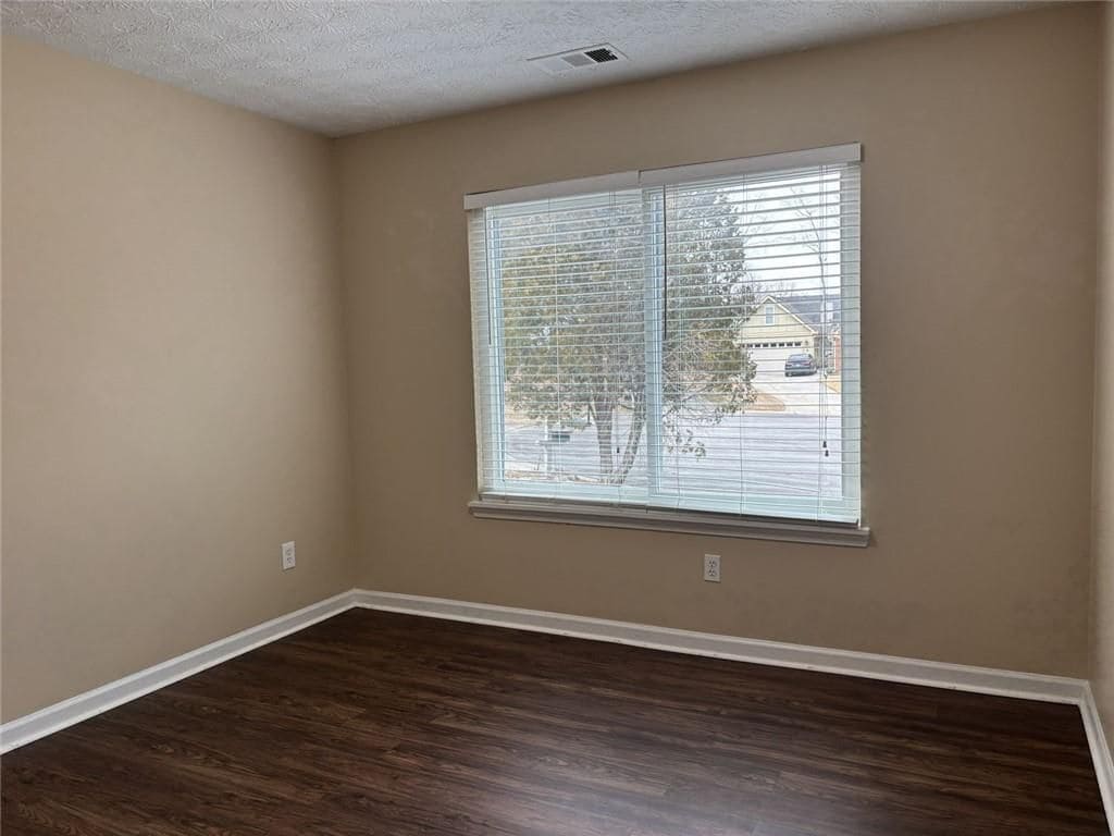 Building Photo - 3410 Camens Ct NE