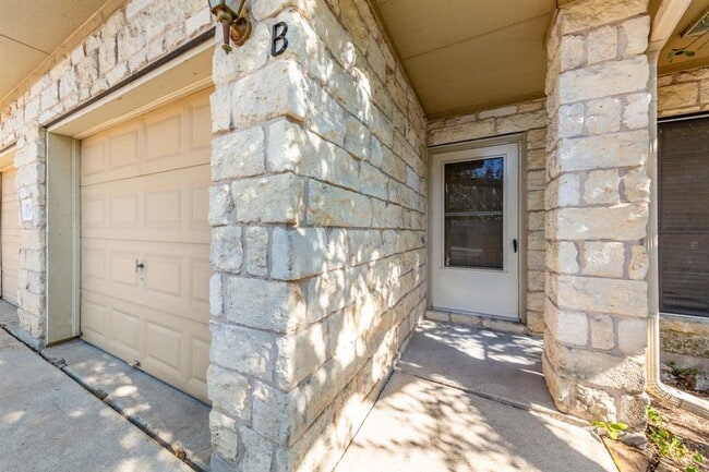 Building Photo - 8708 Weiser Dr