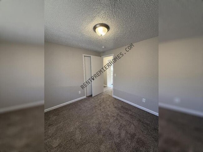 Building Photo - 1425 Marydale Ave